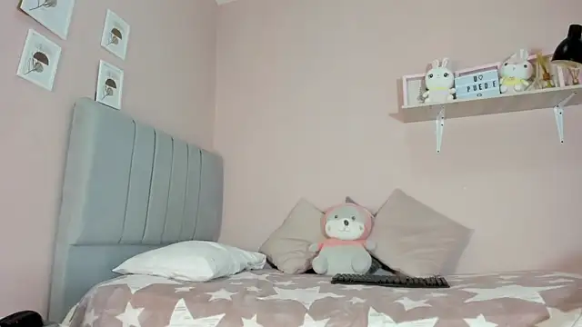 Snapshot of mary_cute9 chatting on 10.06.25 mary cute9 online show from 10.06.25