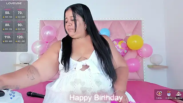 Snapshot of LunaaSweett chatting on 09.14.25 LunaaSweett online show from 09.14.25