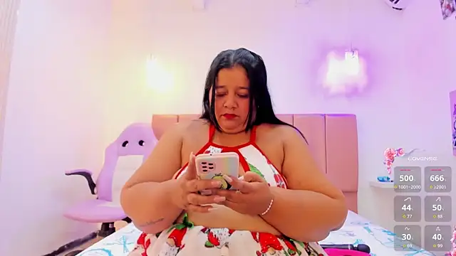 Snapshot of LunaaSweett chatting on 12.05.25 LunaaSweett online show from 12.05.25