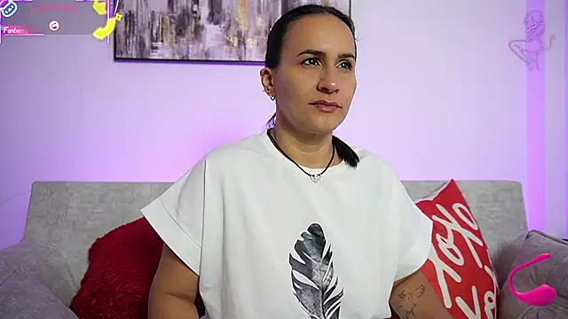 Sara Charmy online show from 11.28.25