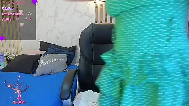 Snapshot of Oriana_gh chatting on 10.14.25 Oriana gh online show from 10.14.25