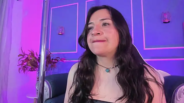 Snapshot of TaraTaylorr chatting on 10.21.25 TaraTaylorr online show from 10.21.25