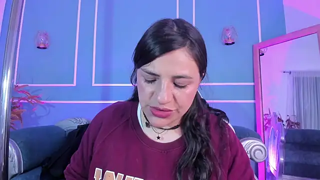 Snapshot of TaraTaylorr chatting on 11.04.25 TaraTaylorr online show from 11.04.25