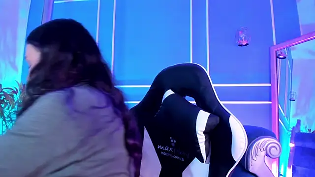 Snapshot of TaraTaylorr chatting on 11.28.25 TaraTaylorr online show from 11.28.25