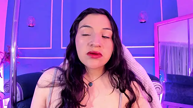 TaraTaylorr online show from 12.20.25