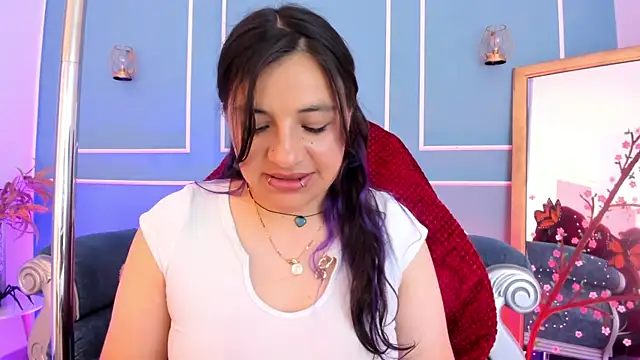 Snapshot of TaraTaylorr chatting on 05.21.26 TaraTaylorr online show from 05.21.26