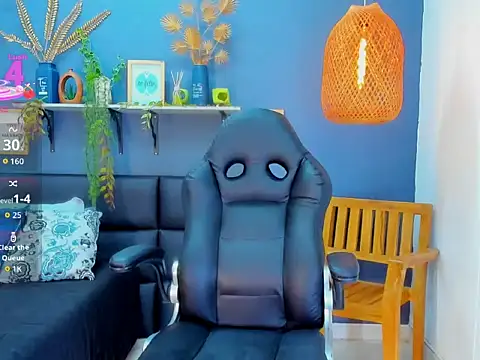 Snapshot of yessila_parker chatting on 02.04.26 yessila parker online show from 02.04.26