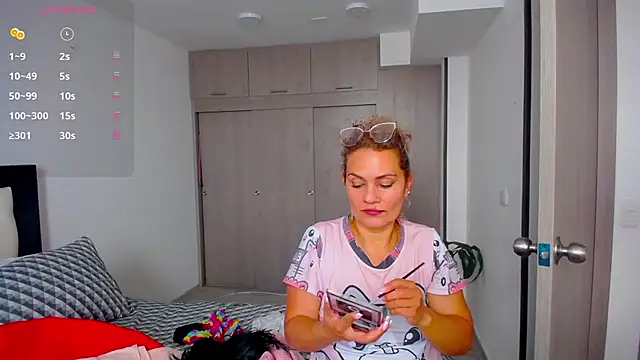 CarolinneFiotti online show from 09.11.25