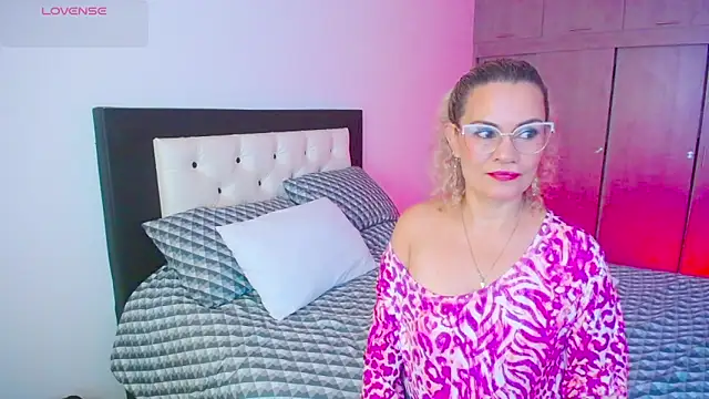 CarolinneFiotti online show from 09.27.25