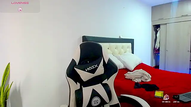 CarolinneFiotti online show from 12.03.25