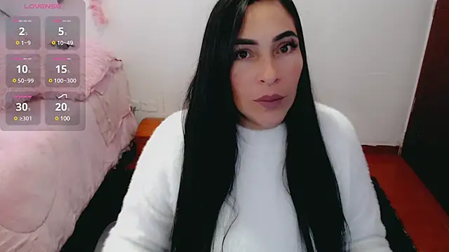 luna lgomez  online show from 03.04.25