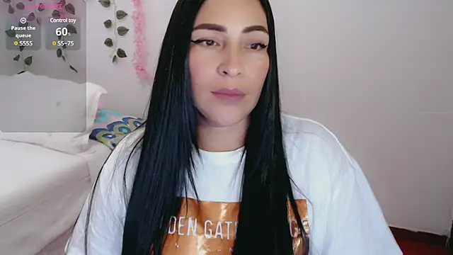 luna lgomez  online show from 03.23.25