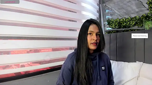 Snapshot of Fernanda_liie_ chatting on 09.23.25 Fernanda liie online show from 09.23.25