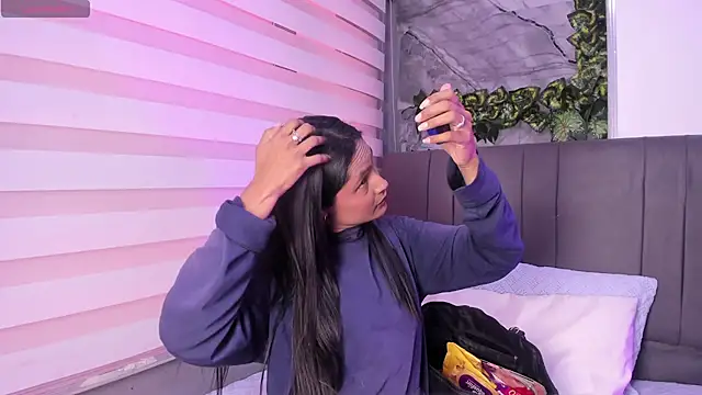 Snapshot of Fernanda_liie_ chatting on 11.20.25 Fernanda liie online show from 11.20.25