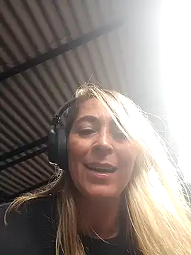 Snapshot of Sara_Valkyri chatting on 03.13.25 Sara Valkyri online show from 03.13.25