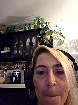 Snapshot of Sara_Valkyri chatting on 09.13.25 Sara Valkyri online show from 09.13.25