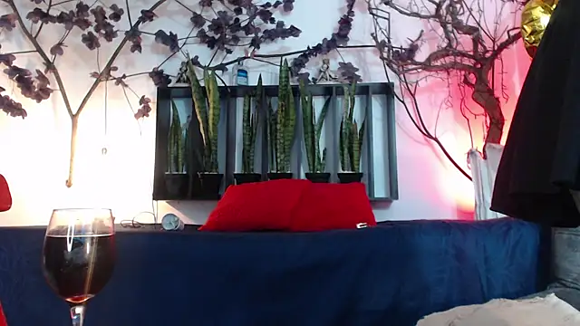 Snapshot of Sara_Valkyri chatting on 10.20.25 Sara Valkyri online show from 10.20.25