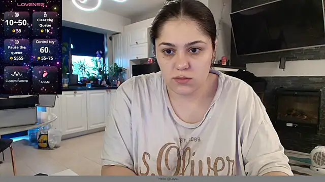 Snapshot of Layla- chatting on 01.21.25 Layla- online show from 01.21.25