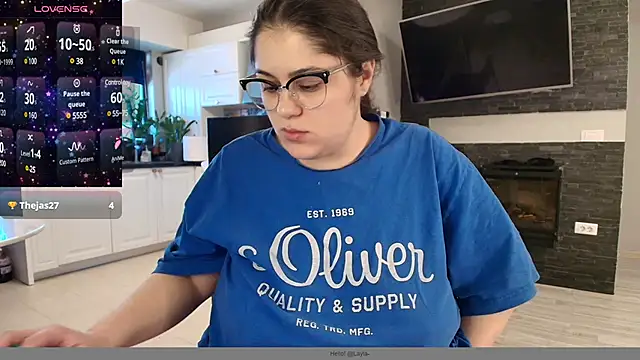 Snapshot of Layla- chatting on 02.21.25 Layla- online show from 02.21.25