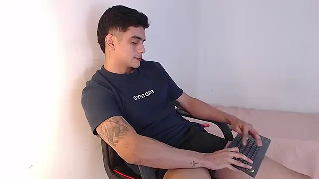 adam levis17 online show from 10.02.25