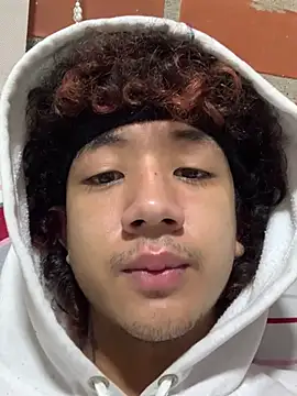 Snapshot of chillcol chatting on 03.15.25 chillcol online show from 03.15.25