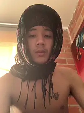 Snapshot of chillcol chatting on 03.17.25 chillcol online show from 03.17.25