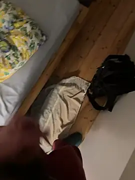 Snapshot of xy_monkeyBigCock chatting on 03.18.25 xy monkeyBigCock online show from 03.18.25