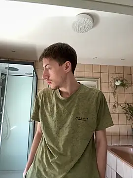 Snapshot of xy_monkeyBigCock chatting on 03.18.25 xy monkeyBigCock online show from 03.18.25