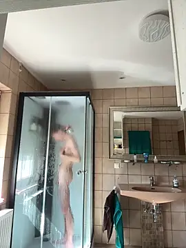 Snapshot of xy_monkeyBigCock chatting on 03.21.25 xy monkeyBigCock online show from 03.21.25