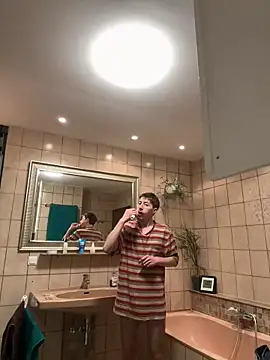 Snapshot of xy_monkeyBigCock chatting on 03.21.25 xy monkeyBigCock online show from 03.21.25