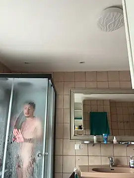 Snapshot of xy_monkeyBigCock chatting on 03.22.25 xy monkeyBigCock online show from 03.22.25