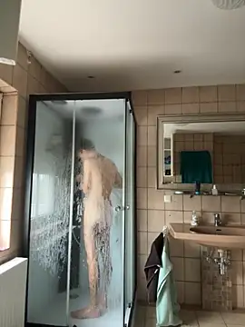 Snapshot of xy_monkeyBigCock chatting on 09.27.25 xy monkeyBigCock online show from 09.27.25