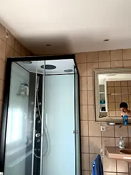 Snapshot of xy_monkeyBigCock chatting on 10.25.25 xy monkeyBigCock online show from 10.25.25