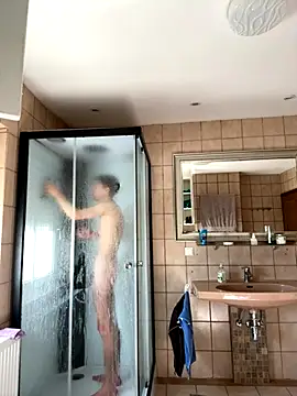 Snapshot of xy_monkeyBigCock chatting on 10.28.25 xy monkeyBigCock online show from 10.28.25