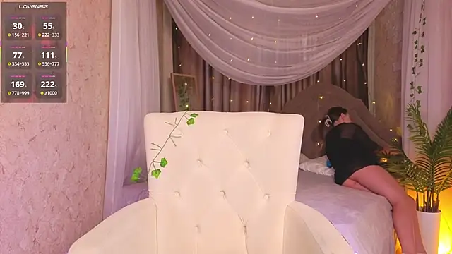 Snapshot of meow_mellie chatting on 09.18.25 meow mellie online show from 09.18.25