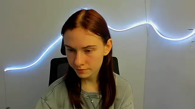 Snapshot of Fiona_Night chatting on 03.19.25 Fiona Night online show from 03.19.25