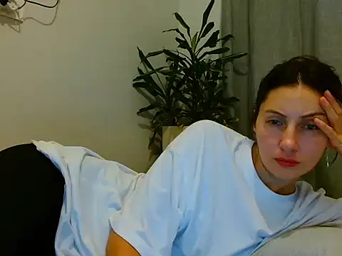 Snapshot of Irina9793 chatting on 06.16.26 Irina9793 online show from 06.16.26