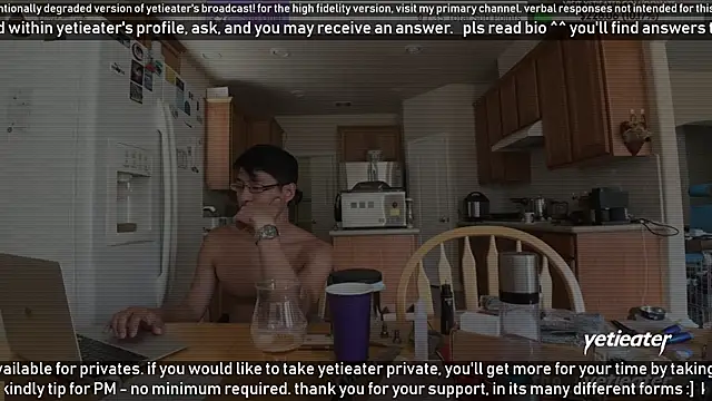 Snapshot of yetieater chatting on 12.16.24 yetieater online show from 12.16.24