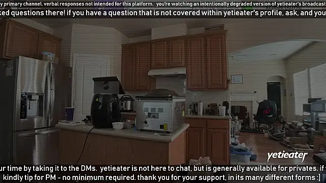 Snapshot of yetieater chatting on 12.30.24 yetieater online show from 12.30.24