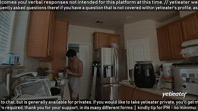 Snapshot of yetieater chatting on 02.07.26 yetieater online show from 02.07.26