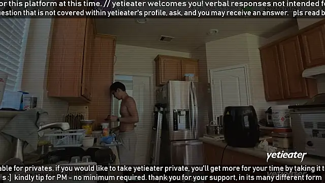 Snapshot of yetieater chatting on 05.29.26 yetieater online show from 05.29.26