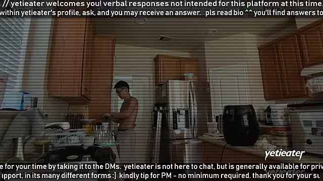 Snapshot of yetieater chatting on 06.03.26 yetieater online show from 06.03.26