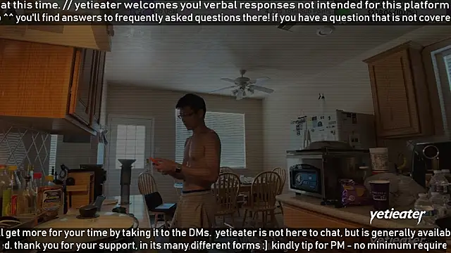 Snapshot of yetieater chatting on 06.26.26 yetieater online show from 06.26.26