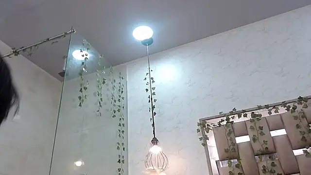 Snapshot of Aria_and_orien chatting on 03.04.25 Aria and orien online show from 03.04.25