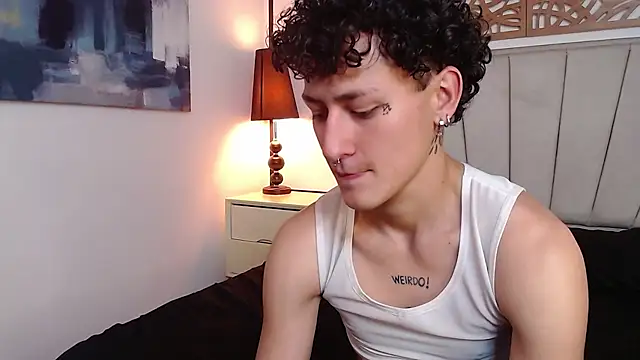 Snapshot of Aria_and_orien chatting on 03.13.25 Aria and orien online show from 03.13.25