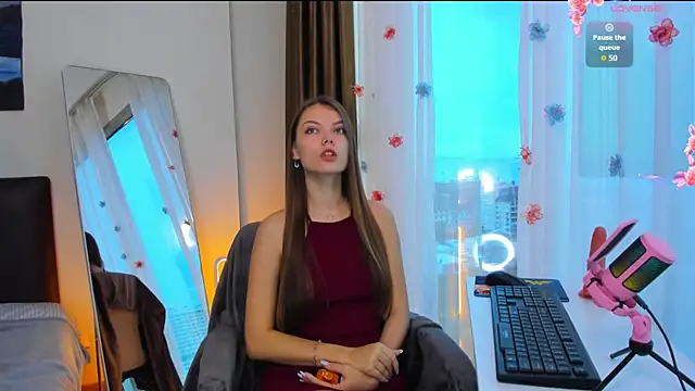 Snapshot of Alice_neon chatting on 10.01.25 Alice neon online show from 10.01.25