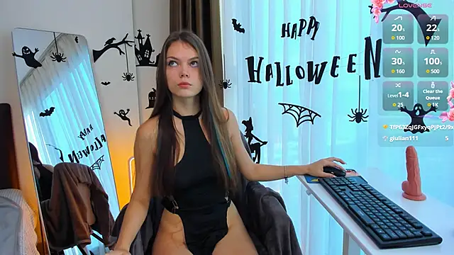 Snapshot of Alice_neon chatting on 10.28.25 Alice neon online show from 10.28.25