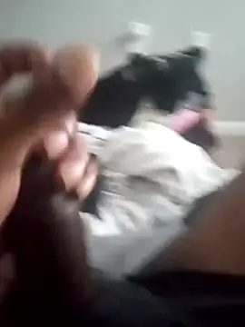 Snapshot of Mouththisbigdick chatting on 12.04.25 Mouththisbigdick online show from 12.04.25