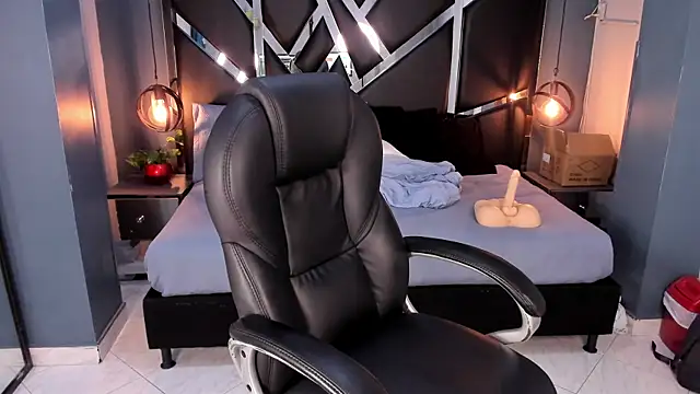 Melissa 23  online show from 12.18.25