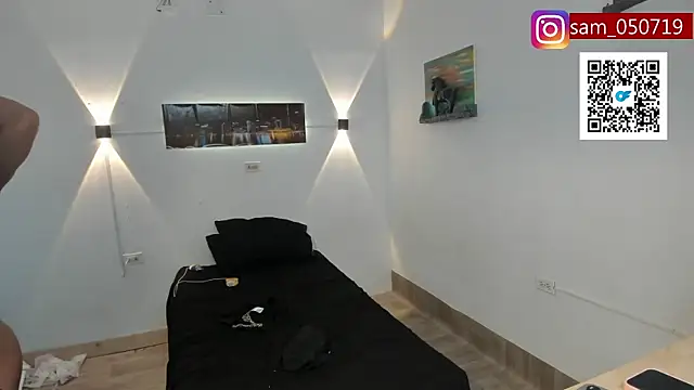 Snapshot of G_obedient_boy chatting on 11.30.25 G obedient boy online show from 11.30.25